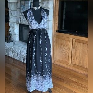 Bohemian Black and White Halter Maxi Dress‎